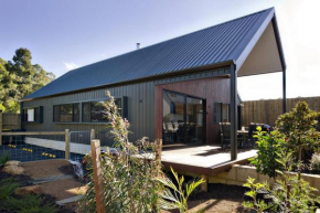 Margaret River Bungalow-2-middle - stylish stay, Margaret River
